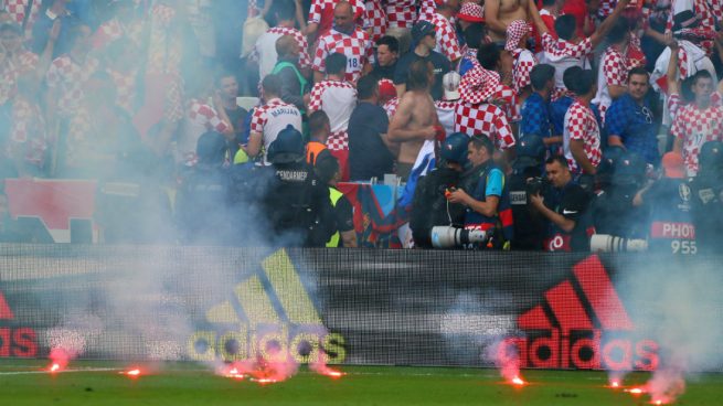 La UEFA no expulsa a Croacia y sólo le sanciona con 100.000 euros