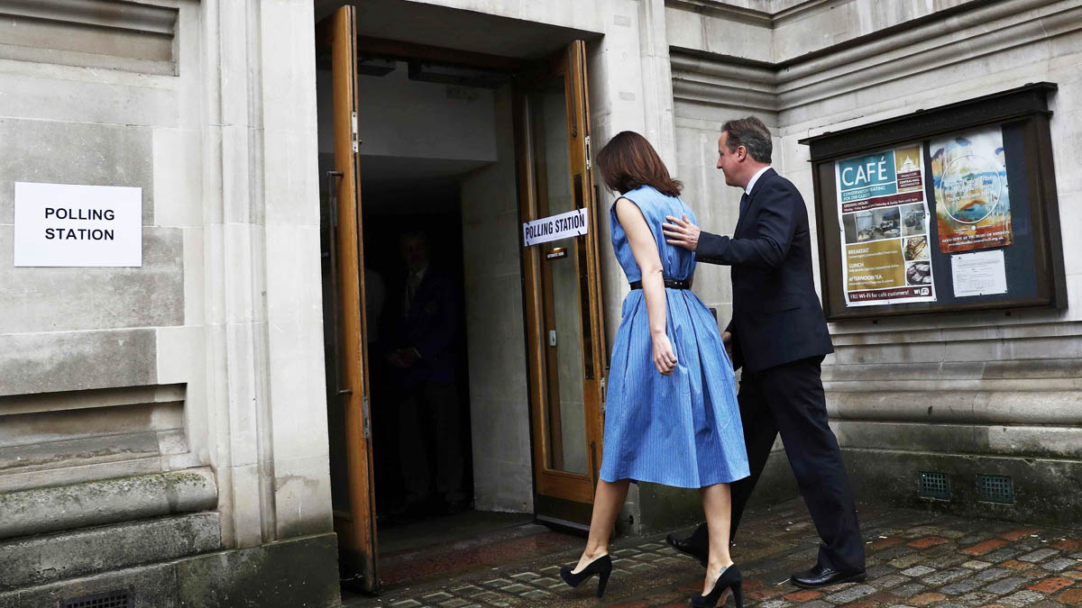 David Cameron acudió a votar con su mujer (Foto: Reuters)