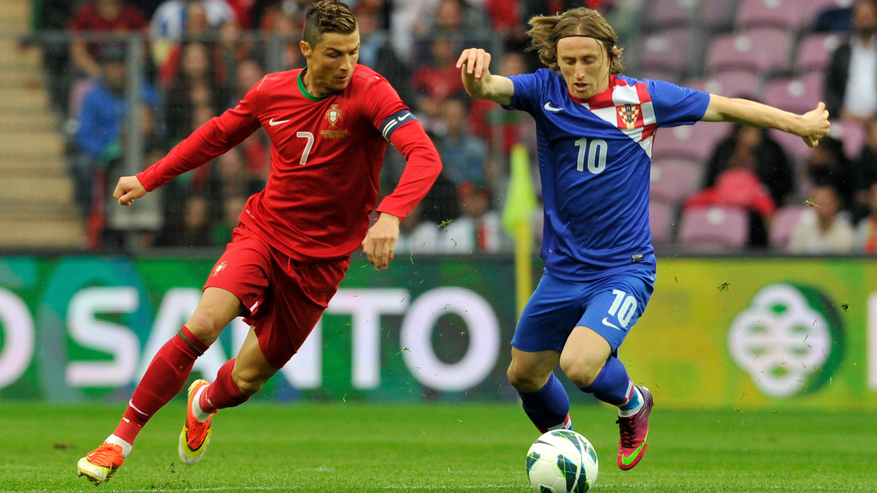 Cristiano y Modric, durante un Portugal-Croacia.