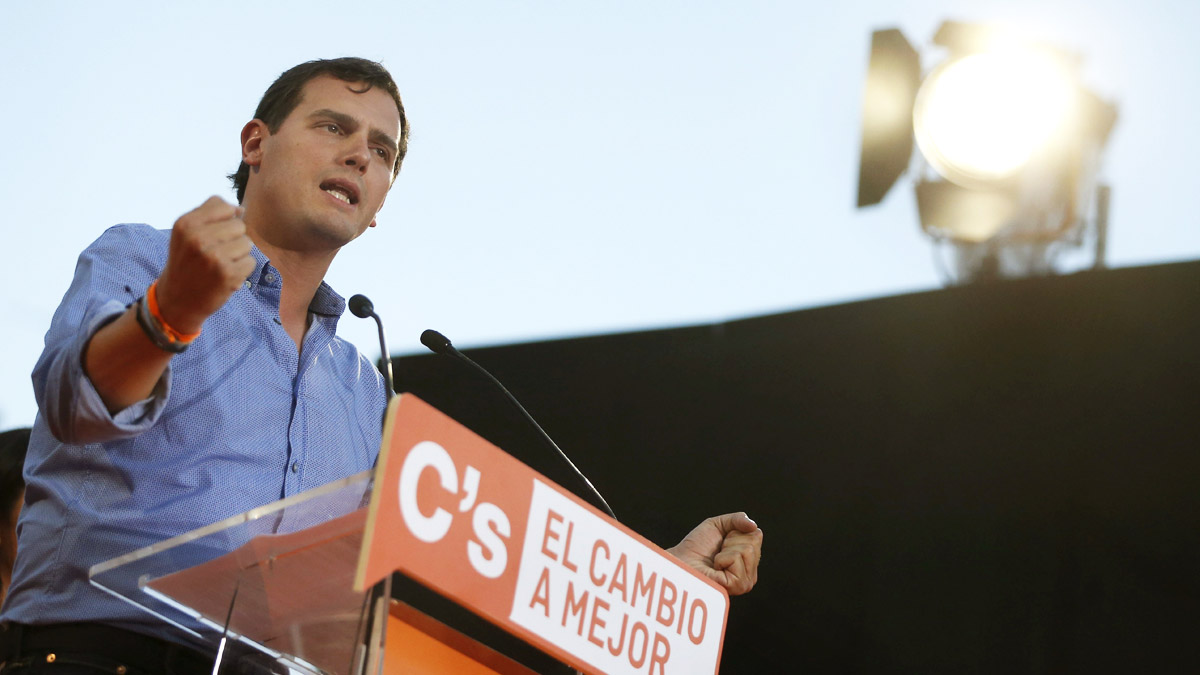 Albert Rivera en el acto de cierre de campaña de Ciudadanos (Foto: EFE)