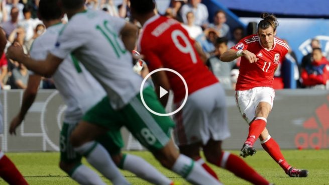 ¡Bale estuvo a punto de marcar otro golazo de falta!