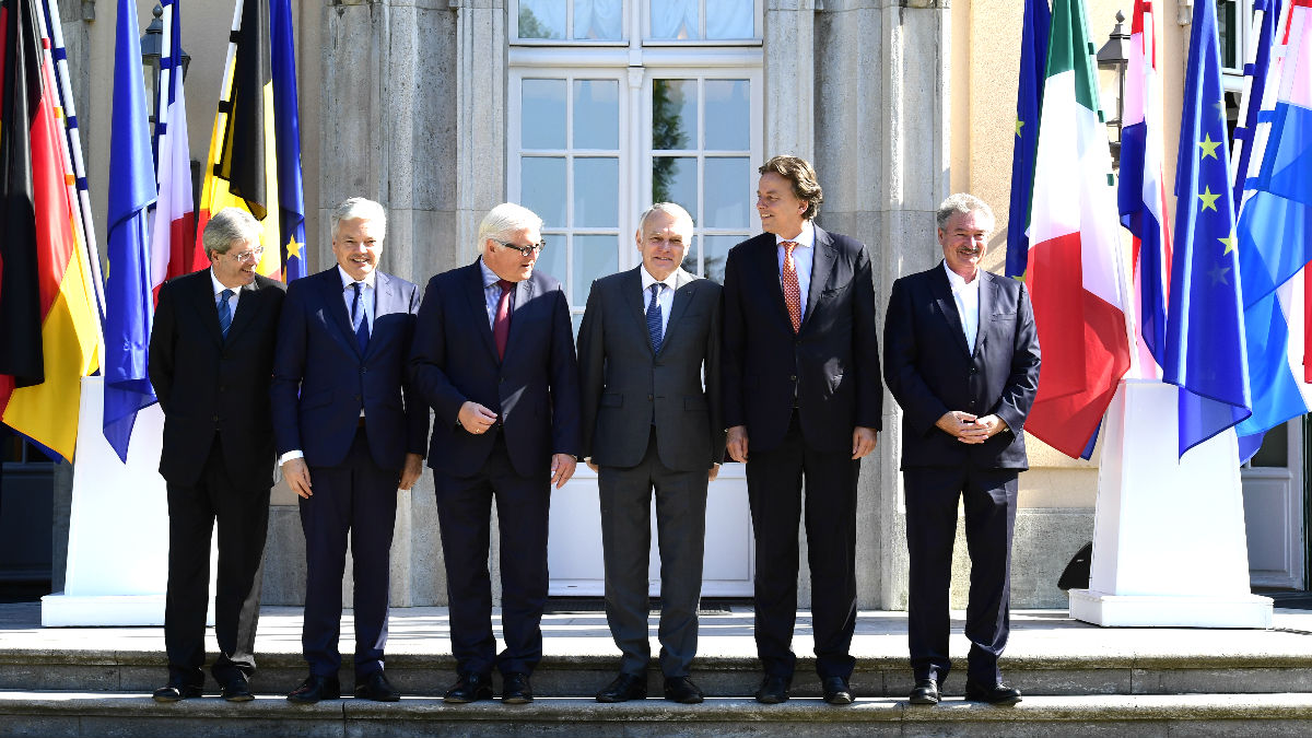 Los responsables de Exteriores de los países fundadores de la UE, este sábado en Berlín (Foto: AFP).