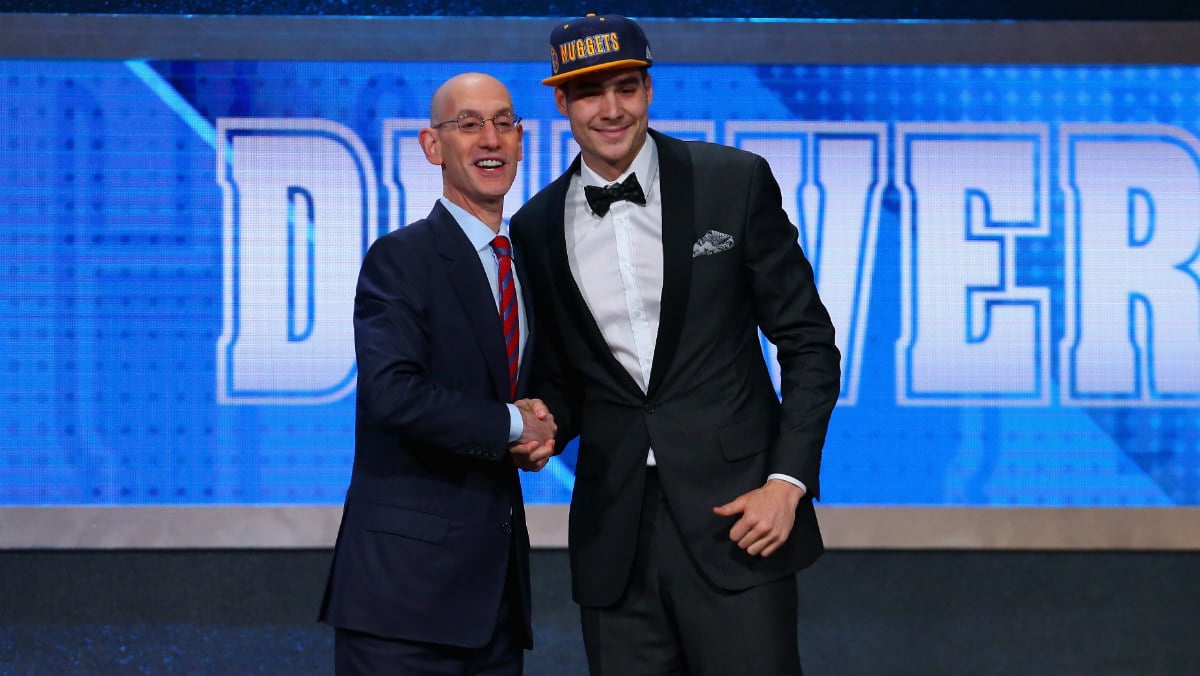 Juancho Hernangómez, tras ser elegido por los Denver Nuggets en el número 15 del draft. (Getty)