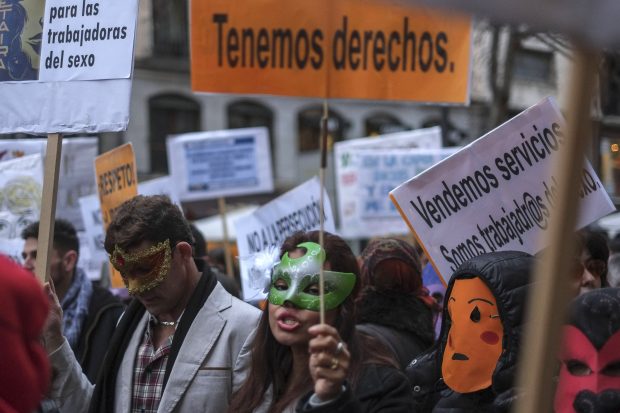 Manifestación de prostitutas en Madrid. (Foto: AFP)