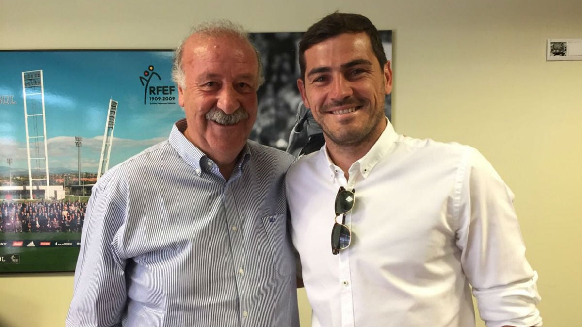 Casillas y Del Bosque en la Ciudad del Fútbol.