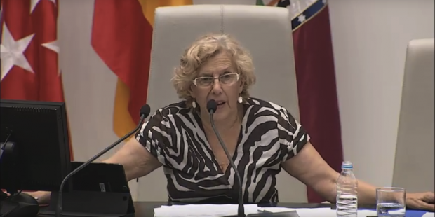 La regidora Carmena en el debate sobre el estado de Madrid. (Foto: YT)