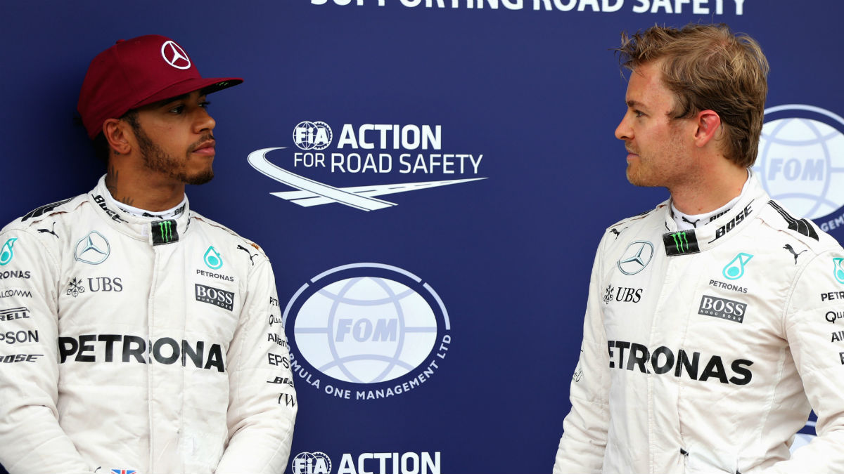 Hamilton y Rosberg podrían ser multados por su propio equipo, Mercedes, si no se calman. (Getty)