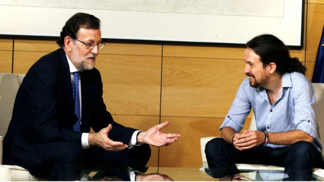 Mariano Rajoy y Pablo Iglesias reunidos en el Congreso. (FOTO: EFE)