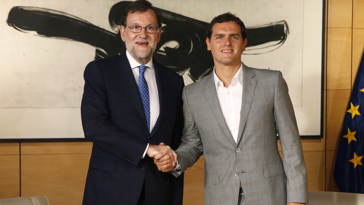 Mariano Rajoy y Albert Rivera. (Foto: EFE)