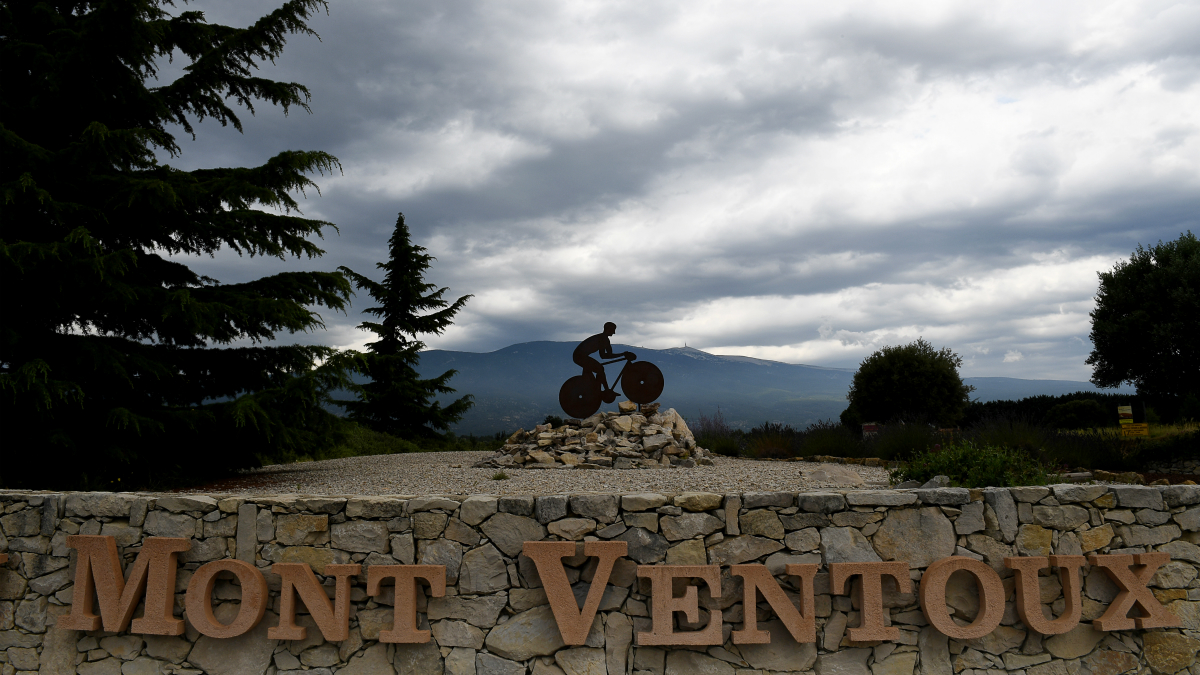 El Tour acortará la ascensión al Mont Ventoux. (AFP)
