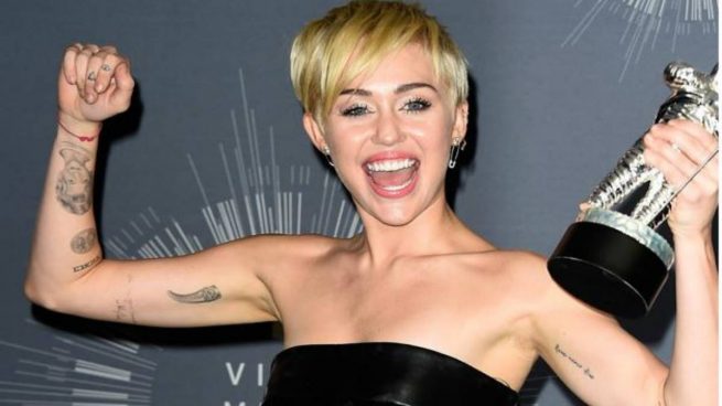 Miley Cyrus su nuevo tatuaje en honor a Liam Hemsworth