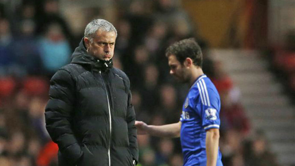 Jose Mourinho no aguantaba a Mata en el Chelsea.