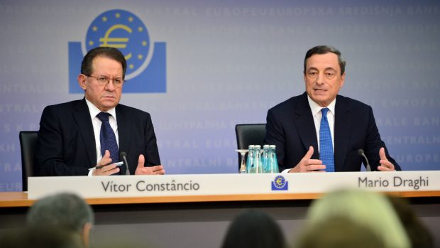El vicepresidente del BCE, Vitor Constancio, junto a Mario Draghi (Foto: GETTY).