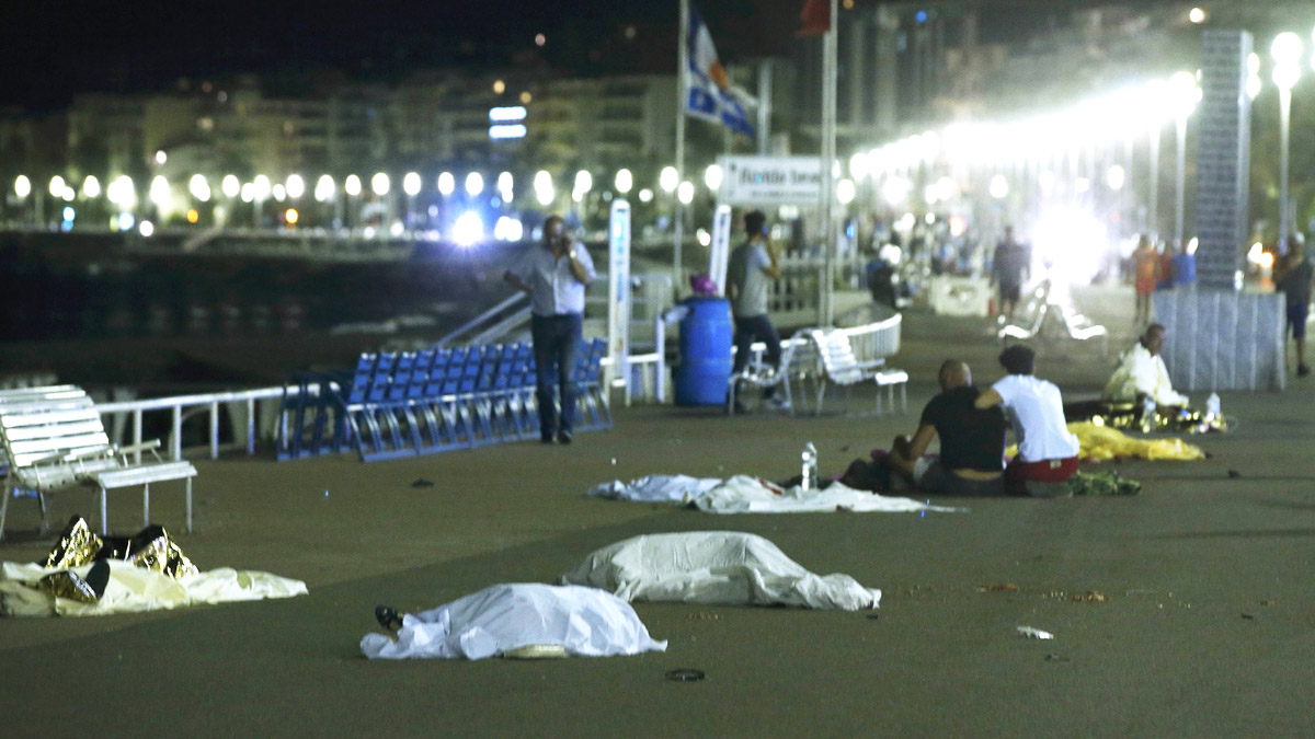 Cuerpos de las víctimas del ataque en Niza. (Foto: Reuters)