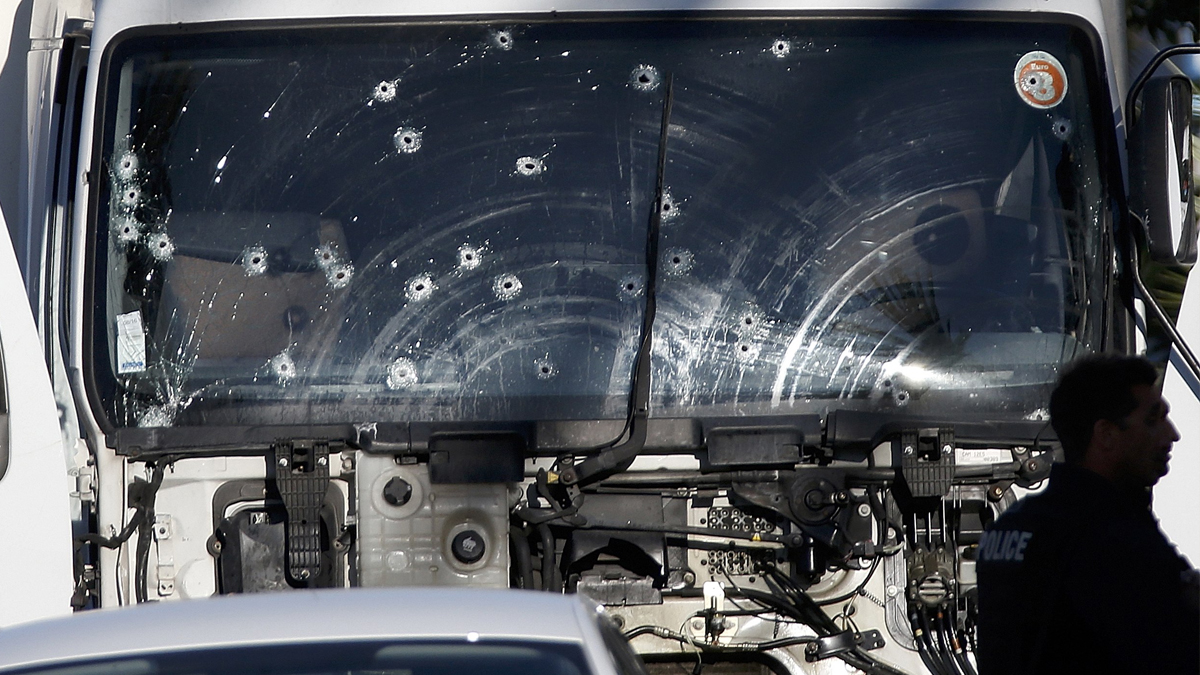 Camión usado como arma para el atentado de Niza. (Foto: AFP)