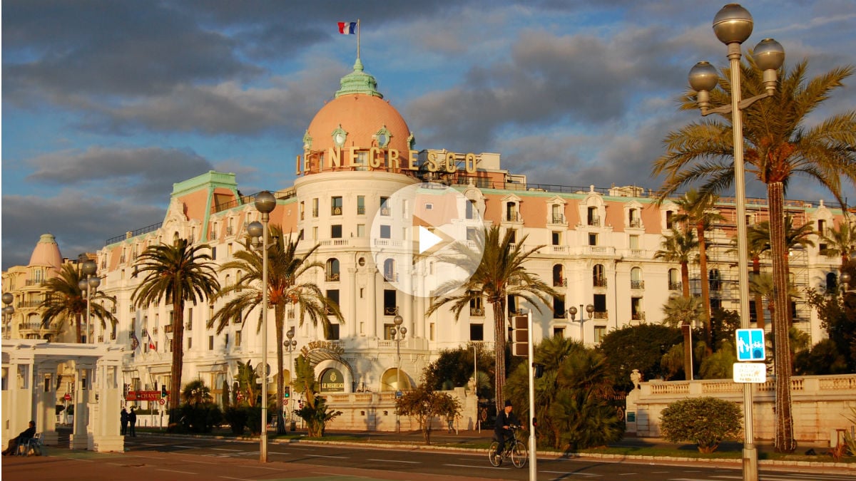 El lujoso Hotel Negresco, en Niza.  (Anna M. Stevenson)