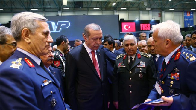 Detenido el excomandante de la Fuerza Aérea Ozturk como uno de los jefes del golpe de Estado