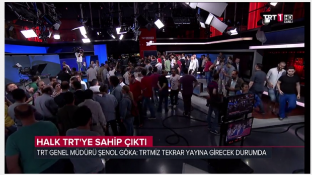 Imagen de la televisión pública turca tras el golpe de Estado.