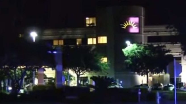 Dos personas mueren en un tiroteo en un hospital de Florida