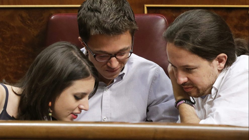 Irene Montero, Iñigo Errejón y Pablo Iglesias. (Foto: EFE)