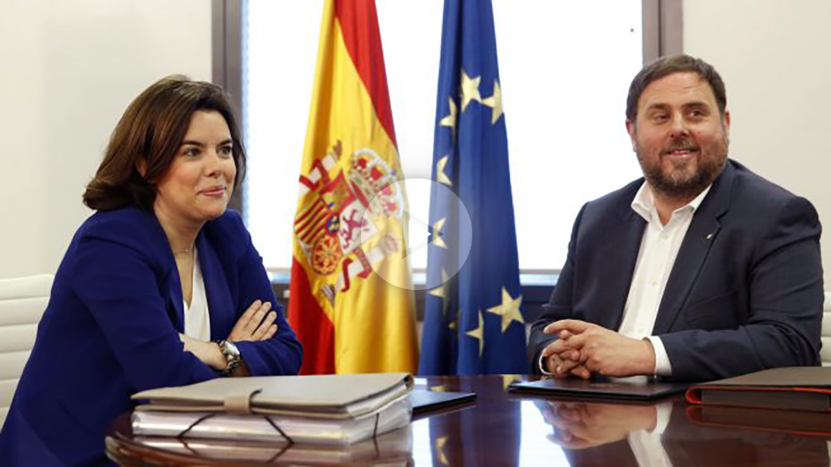 Soraya Sáenz de Santamaría y Oriol Junqueras. (Foto: EFE)