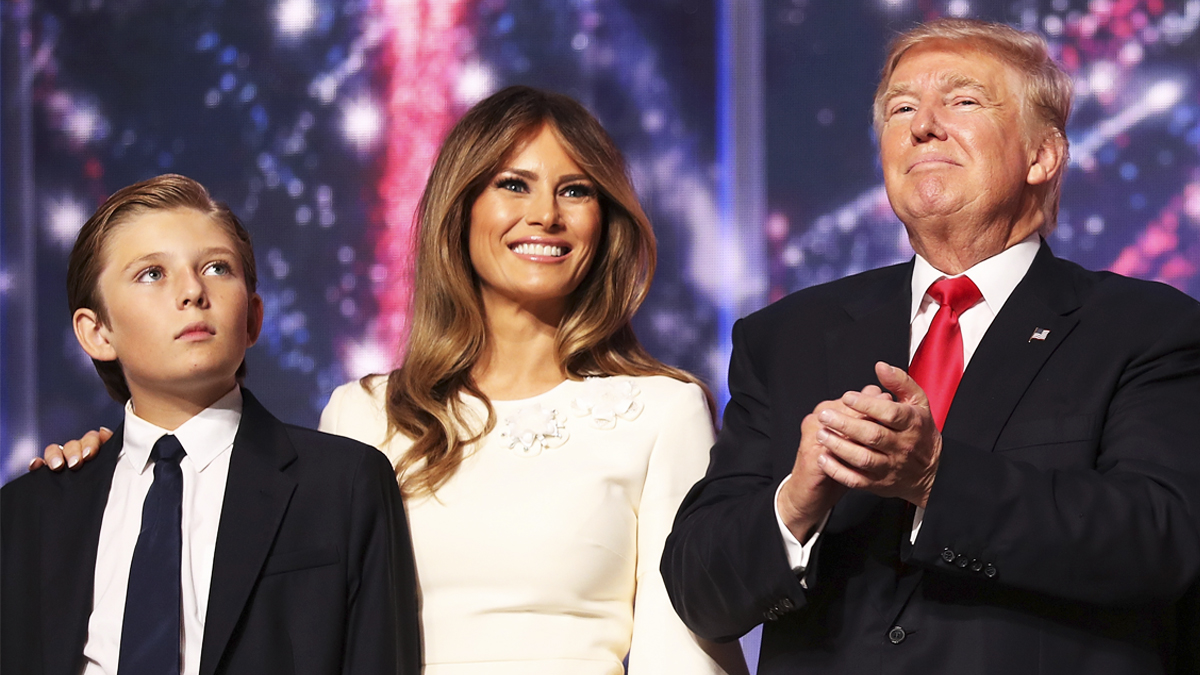 Barron, Melania y Donald Trump. (Foto: AFP)