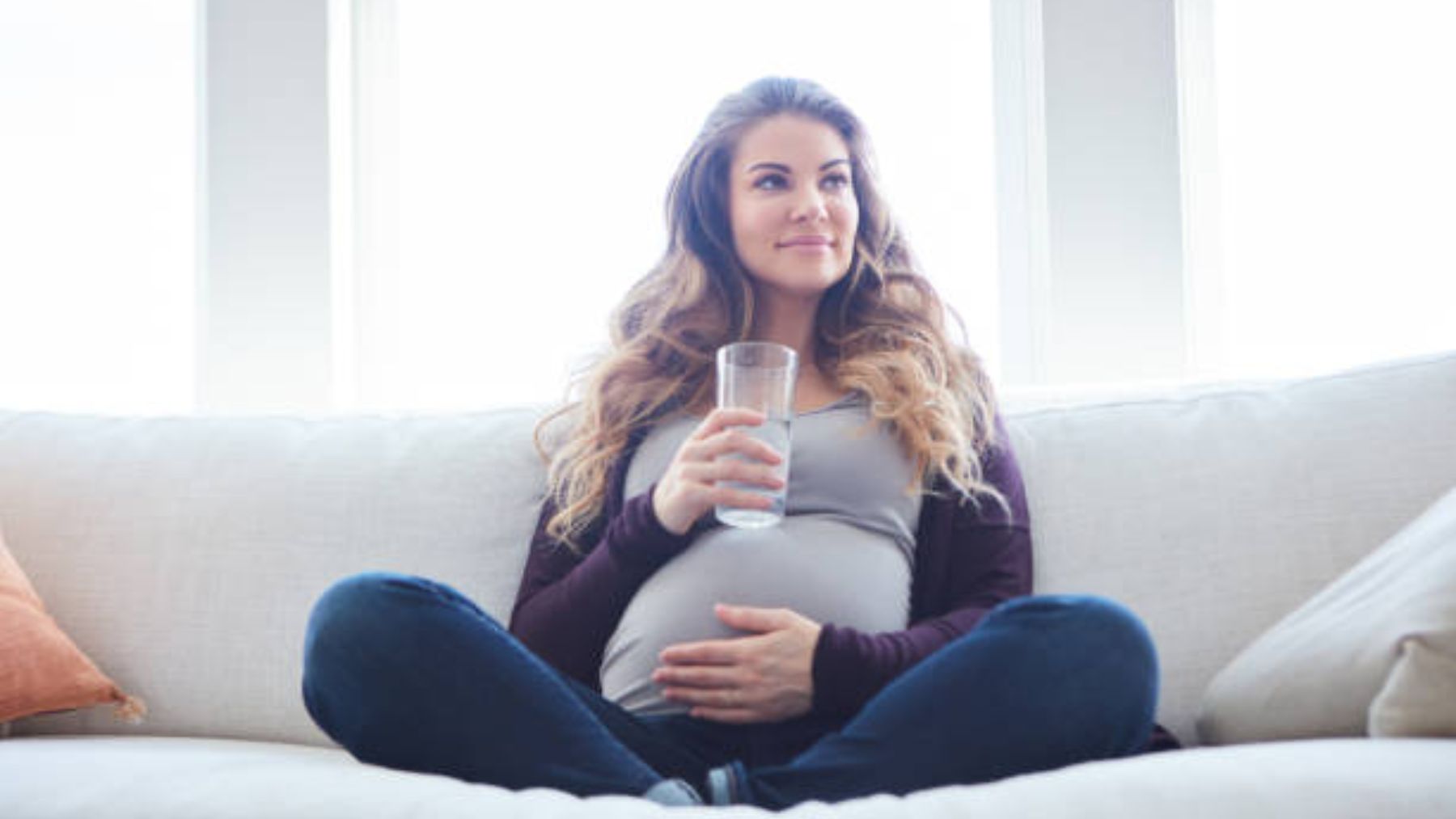 Los niveles de hidratación durante el embarazo y la lactancia