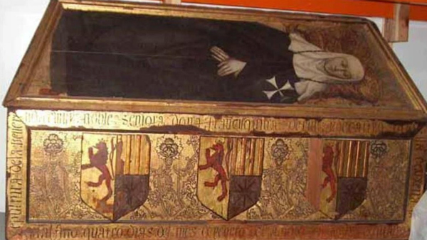 Caja sepulcral de Francisquina d’Erill, una de las piezas que el Monasterio de Sijena reclama al Museu de Lleida.