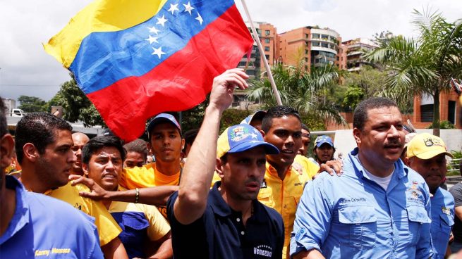 Miles de venezolanos se lanzan a la calle pidiendo impulsar el revocatorio contra Maduro