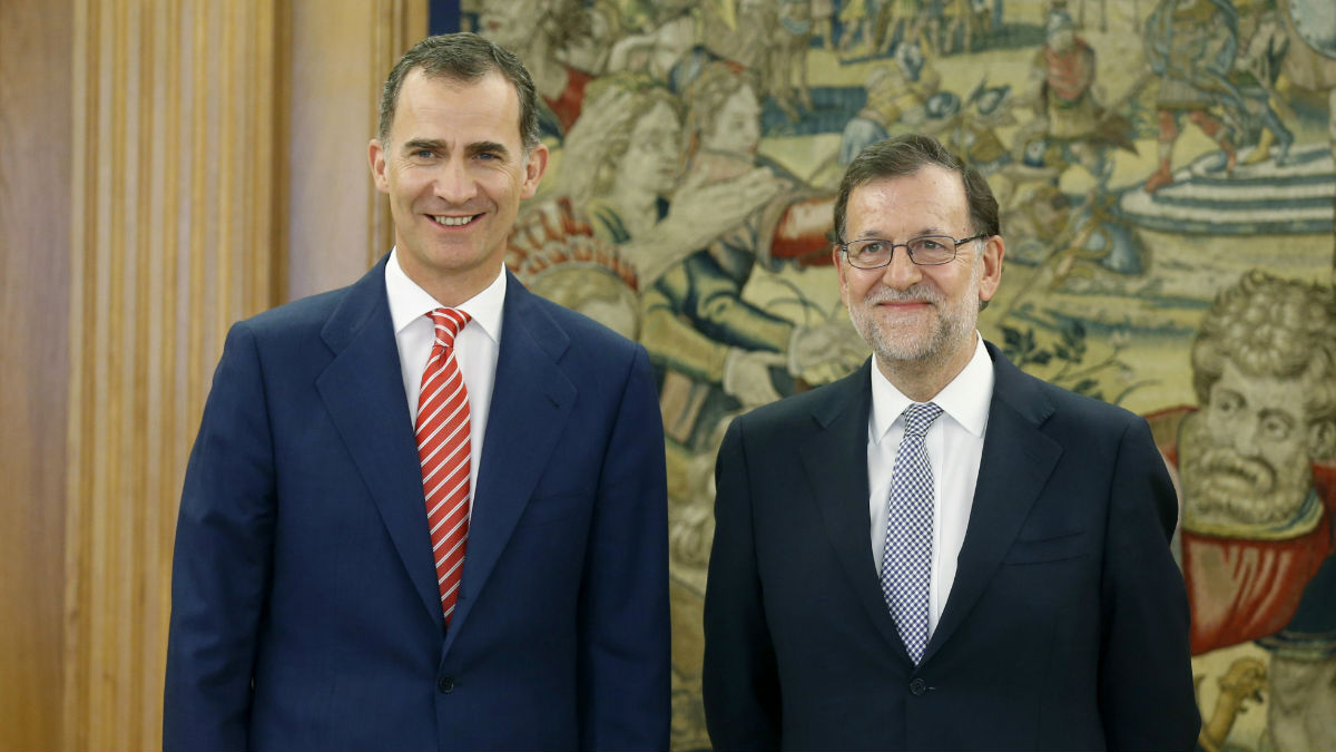 El Rey Felipe VI y Mariano Rajoy en Zarzuela.  (Foto: EFE)