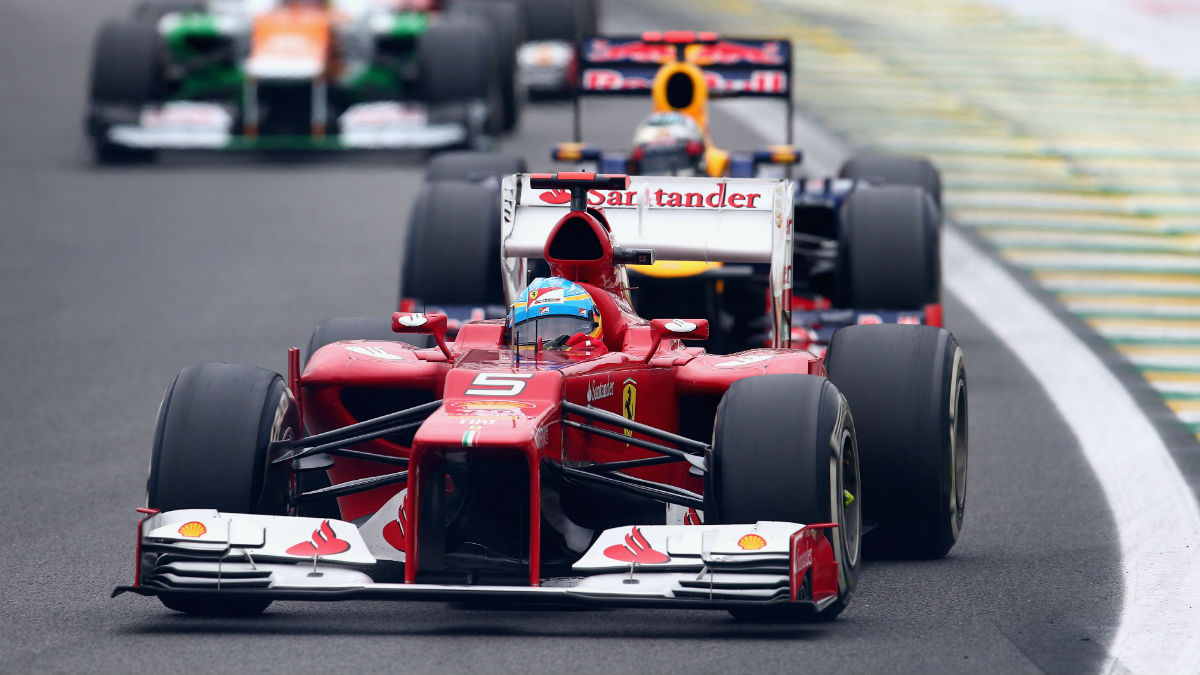 Alonso todavía no ha olvidado cómo perdió el título de 2012 a manos de Vettel. (Getty)