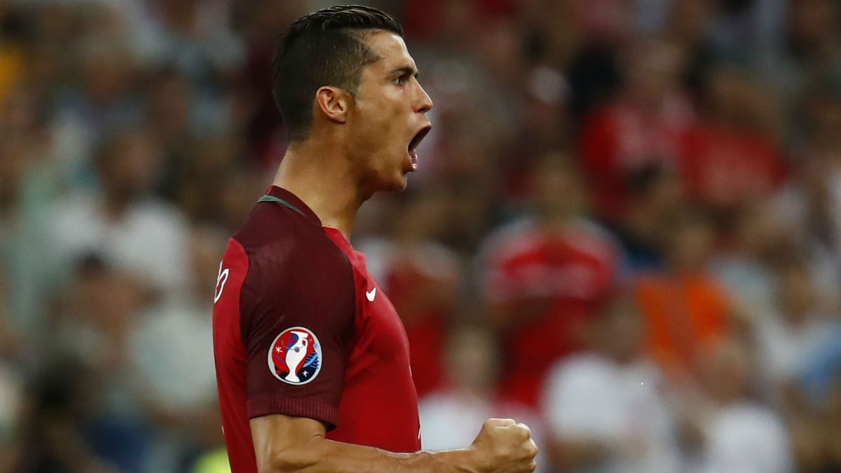 Cristiano celebra su gol de penalti. (Reuters)
