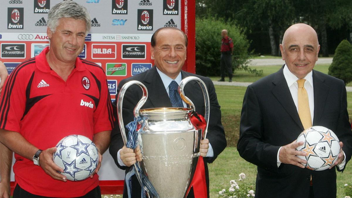 Berlusconi, en los últimos tiempos dorados del AC Milan. (AFP)