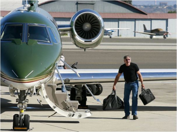 Famosos con avión privado Harrison Ford (Twitter)