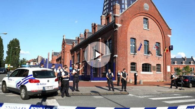 Bélgica: un hombre ataca con un machete a dos mujeres policía al grito de «Alá es grande»