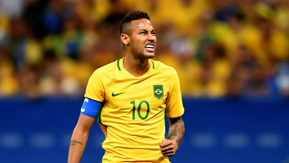 Neymar durante un partido con Brasil. (AFP)