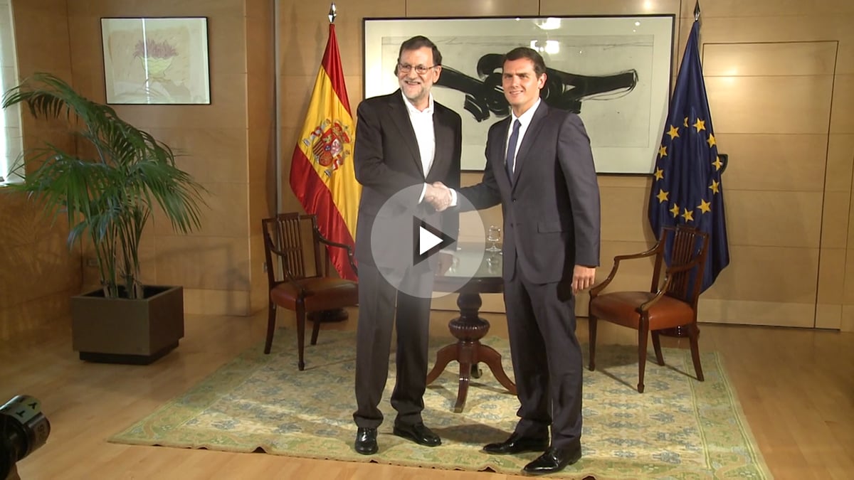 El presidente del Gobierno en funciones, Mariano Rajoy y el líder de Ciudadanos, Albert Rivera, reunidos en el Congreso. (Foto: EFE)