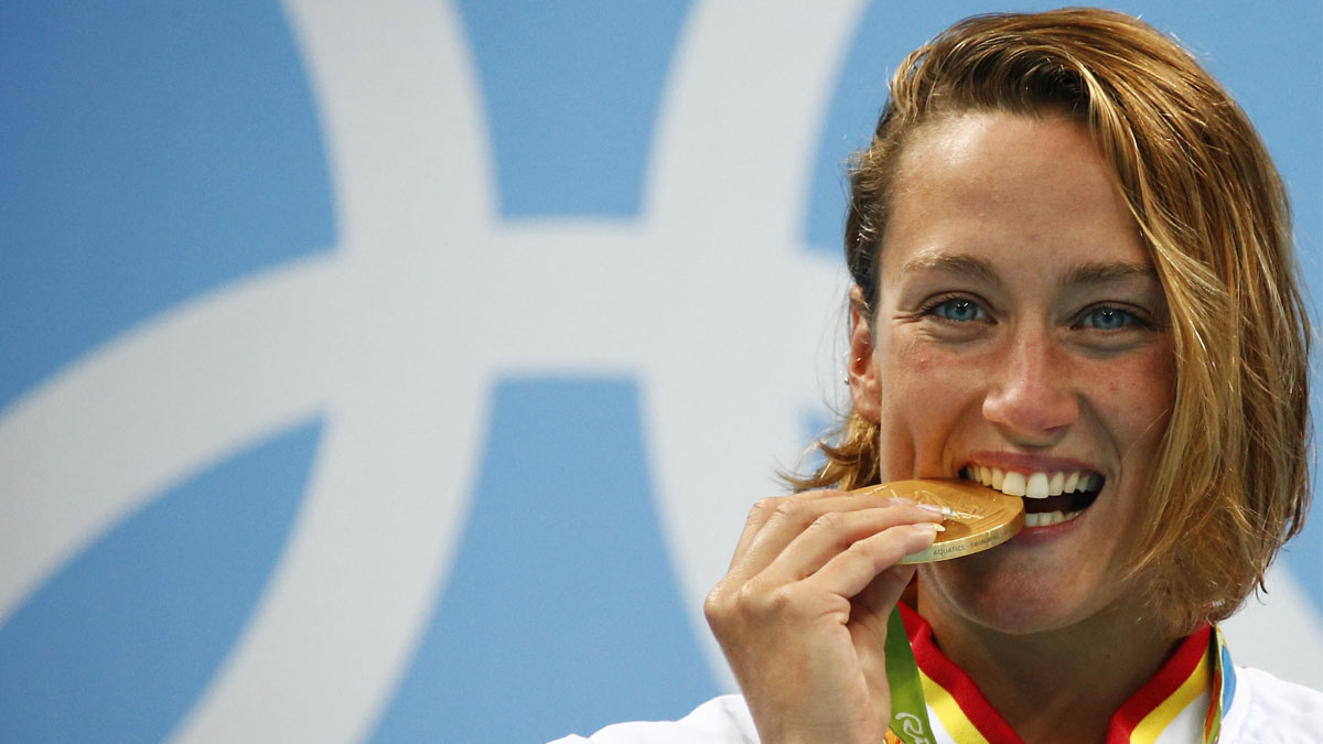 Histórica Mireia Belmonte con el oro olímpico (Reuters)