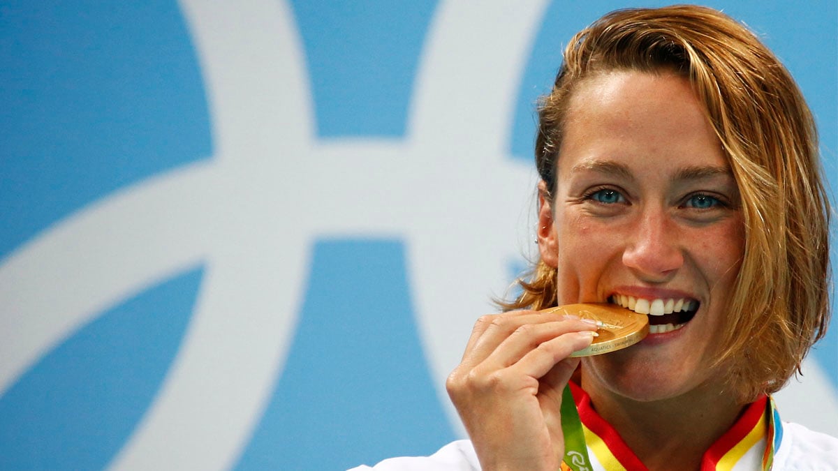 Histórica Mireia Belmonte con el oro olímpico (Reuters)