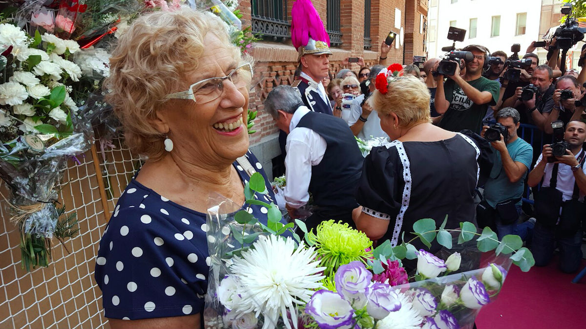 La alcaldesa de Madrid, Manuela Carmena, en la fiesta de La Paloma de Madrid. (Foto: Ayuntamiento de Madrid)