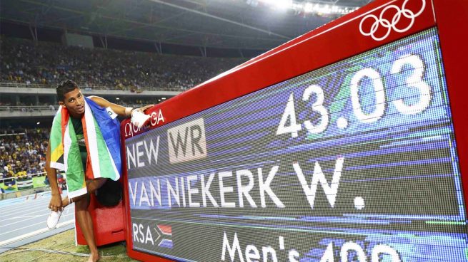 Van Niekerk es leyenda en Río: acaba con el récord de Michael Johnson en los 400