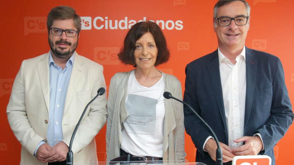 Fran Hervías, Cristina Losada y José Manuel Villegas de Ciudadanos (C’s). (Foto: EFE)