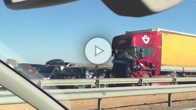 Dos muertos y 14 heridos en un accidente múltiple en Manzanares