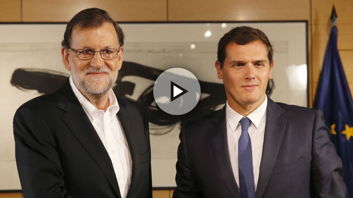 El presidente del Gobierno en funciones, Maraino Rajoy y el líder de C’S, Albert Rivera.