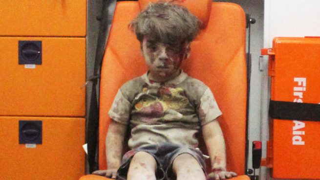 Muere el hermano mayor de Omran, el rostro del drama de la guerra de Siria