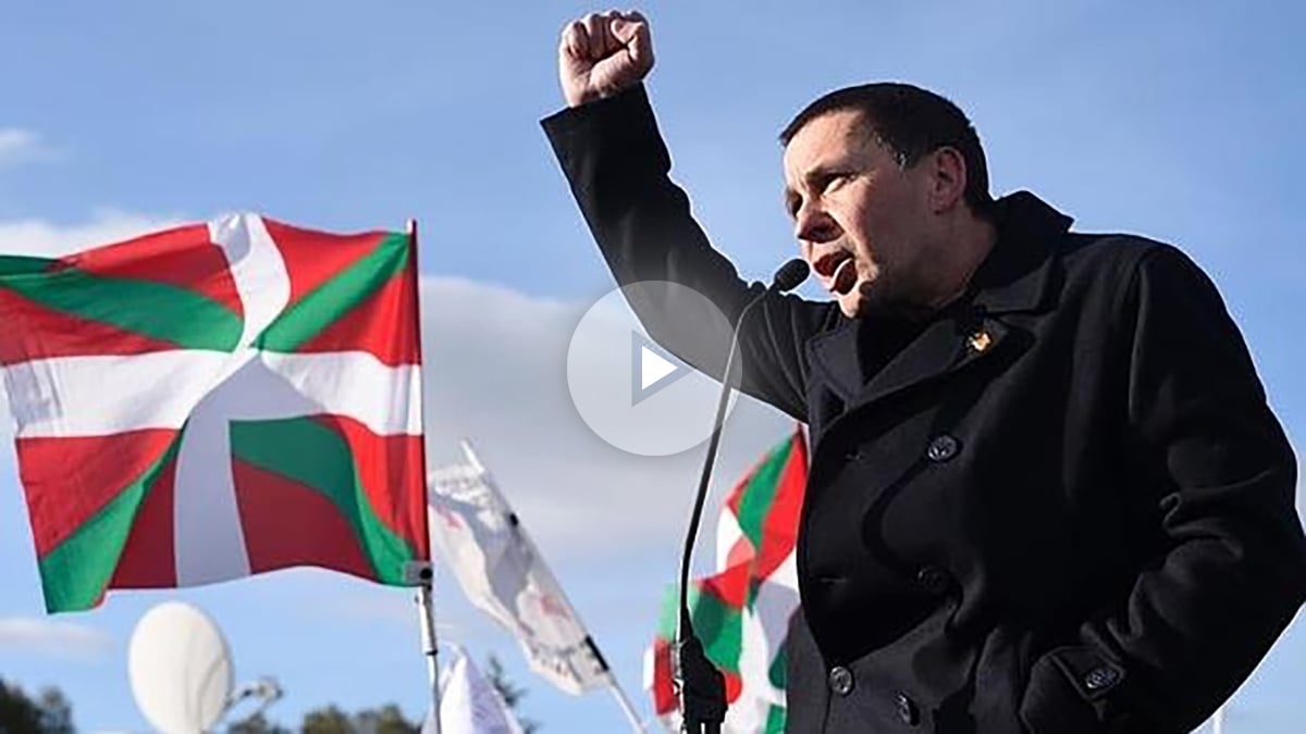 Arnaldo Otegi durante un evento político