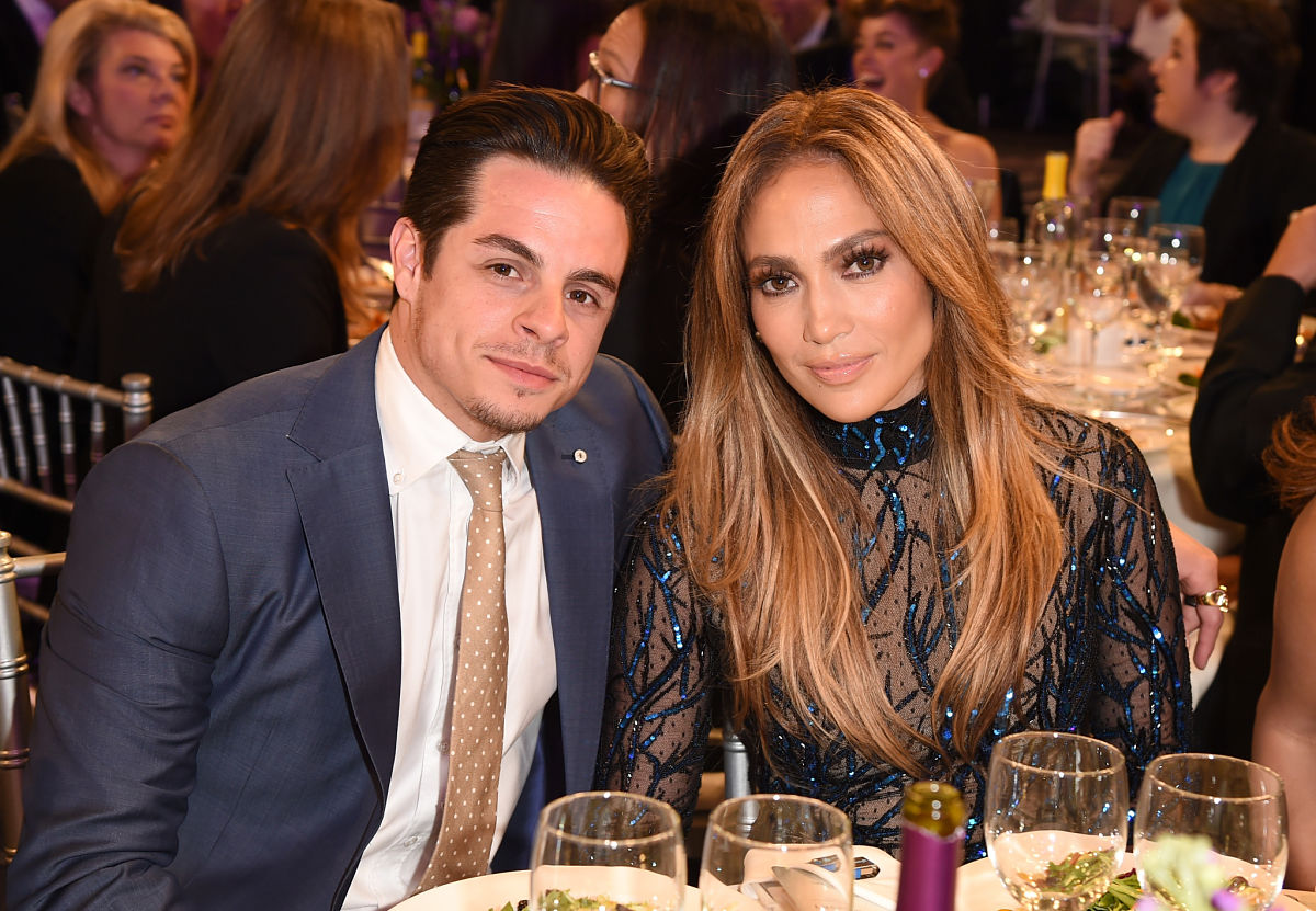 Jennifer López y Casper Smart (Getty)