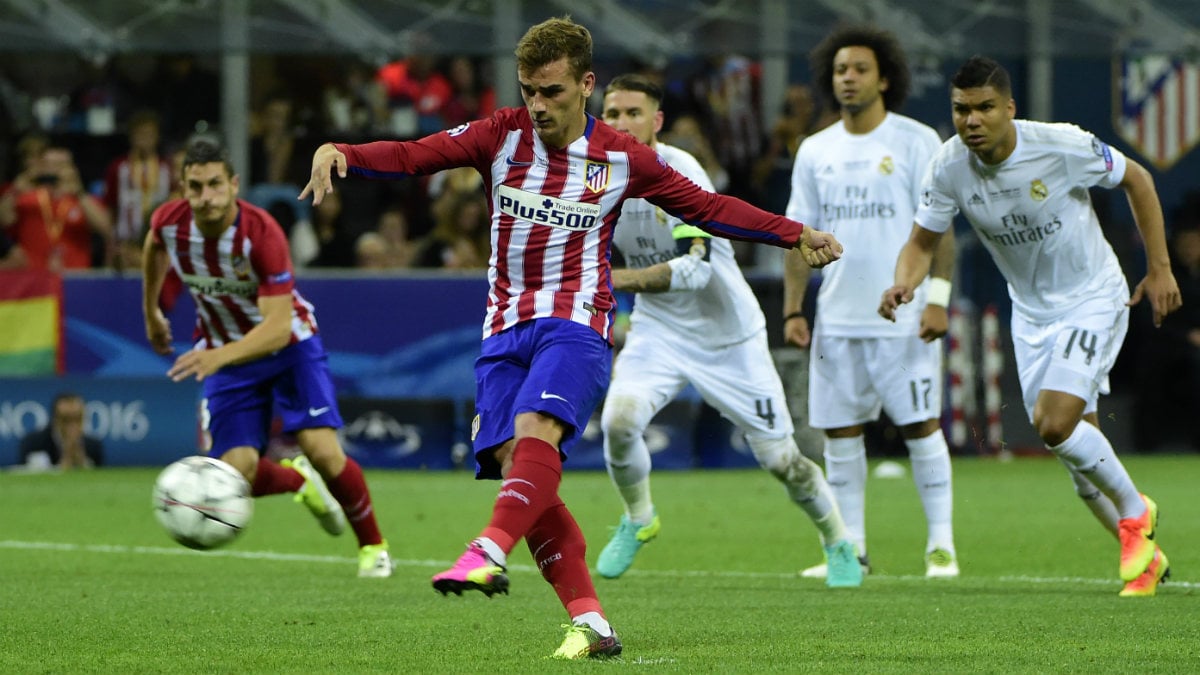 Griezmann falla un penalti en la final de Milán. (AFP)