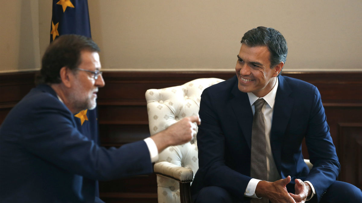 Pedro Sánchez y Mariano Rajoy en el Congreso. (Foto: EFE)