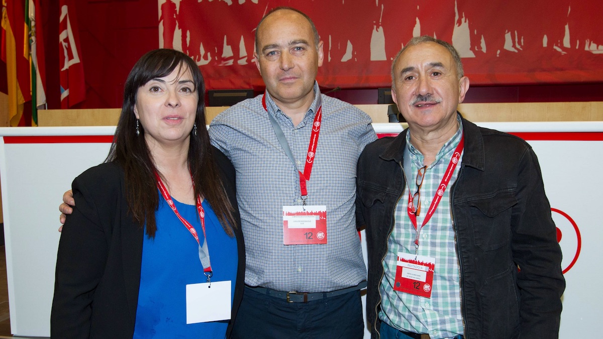 El secretario general de UGT, Josep María Álvarez (d), el secretario de La Rioja, Juan José Bárcenas,(c) y Cristina Antoñanzas (i), vicesecretaria general. (Foto: EFE)